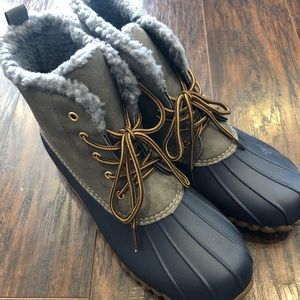 Duck boots